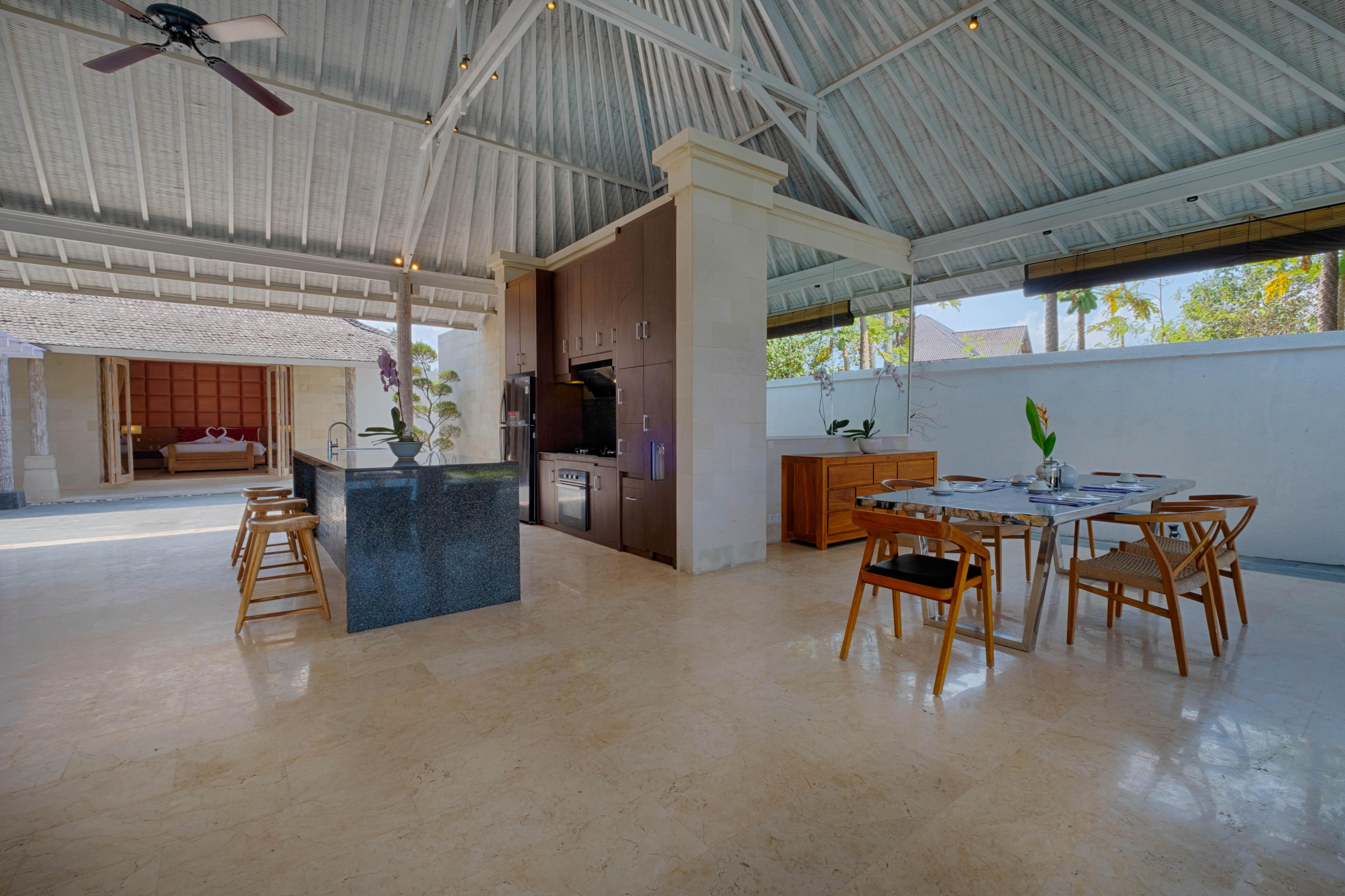 Kutus Kutus Saba Beach Villa Сукаваті Екстер'єр фото